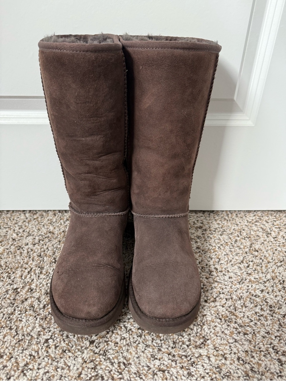 Women UGG chocolate brown suede boots Size US 7 #shearling #winterboots